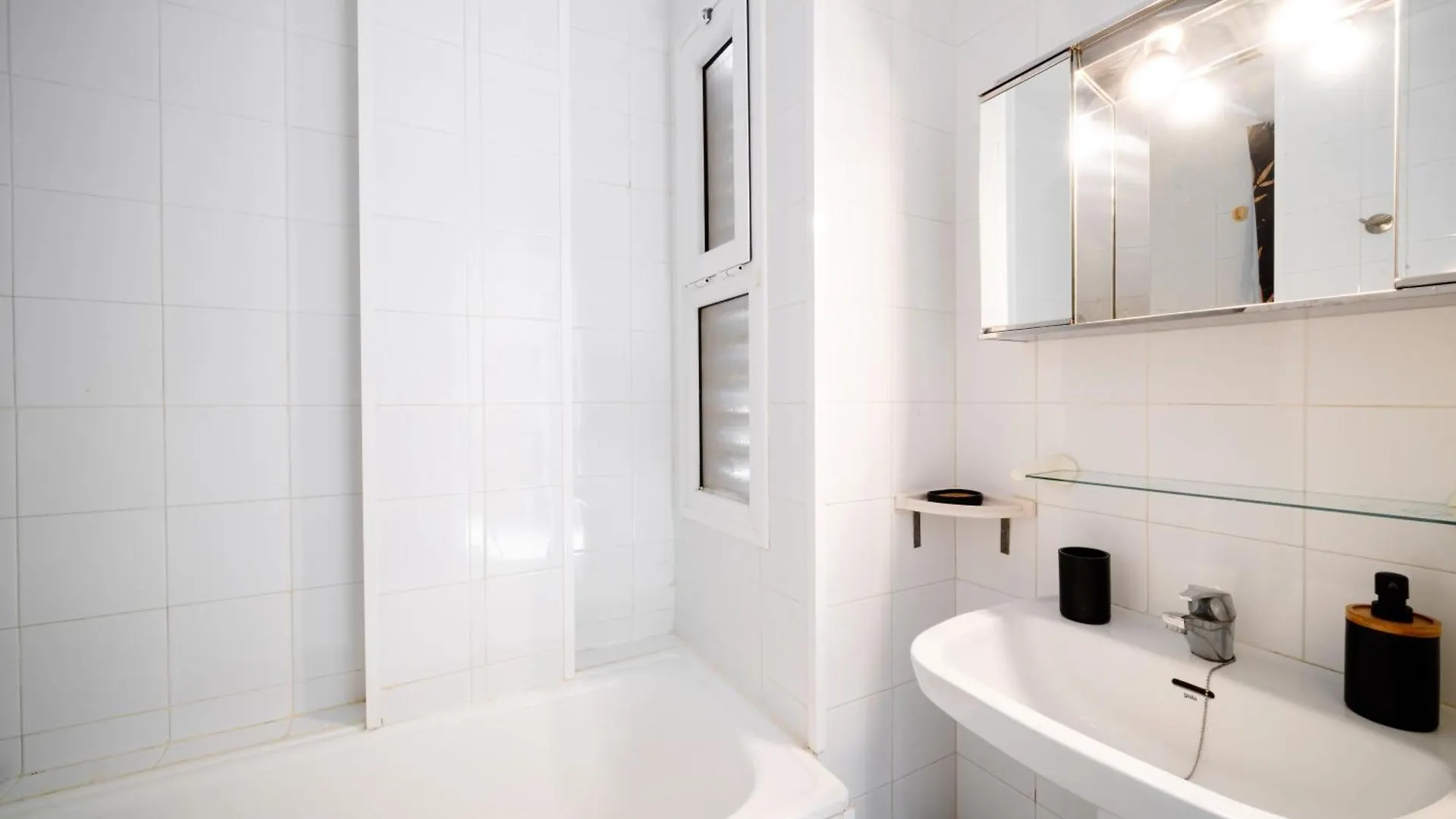 Wehostyou - Bel Appartement Roses, Margarida 43 0*, Roses Spain