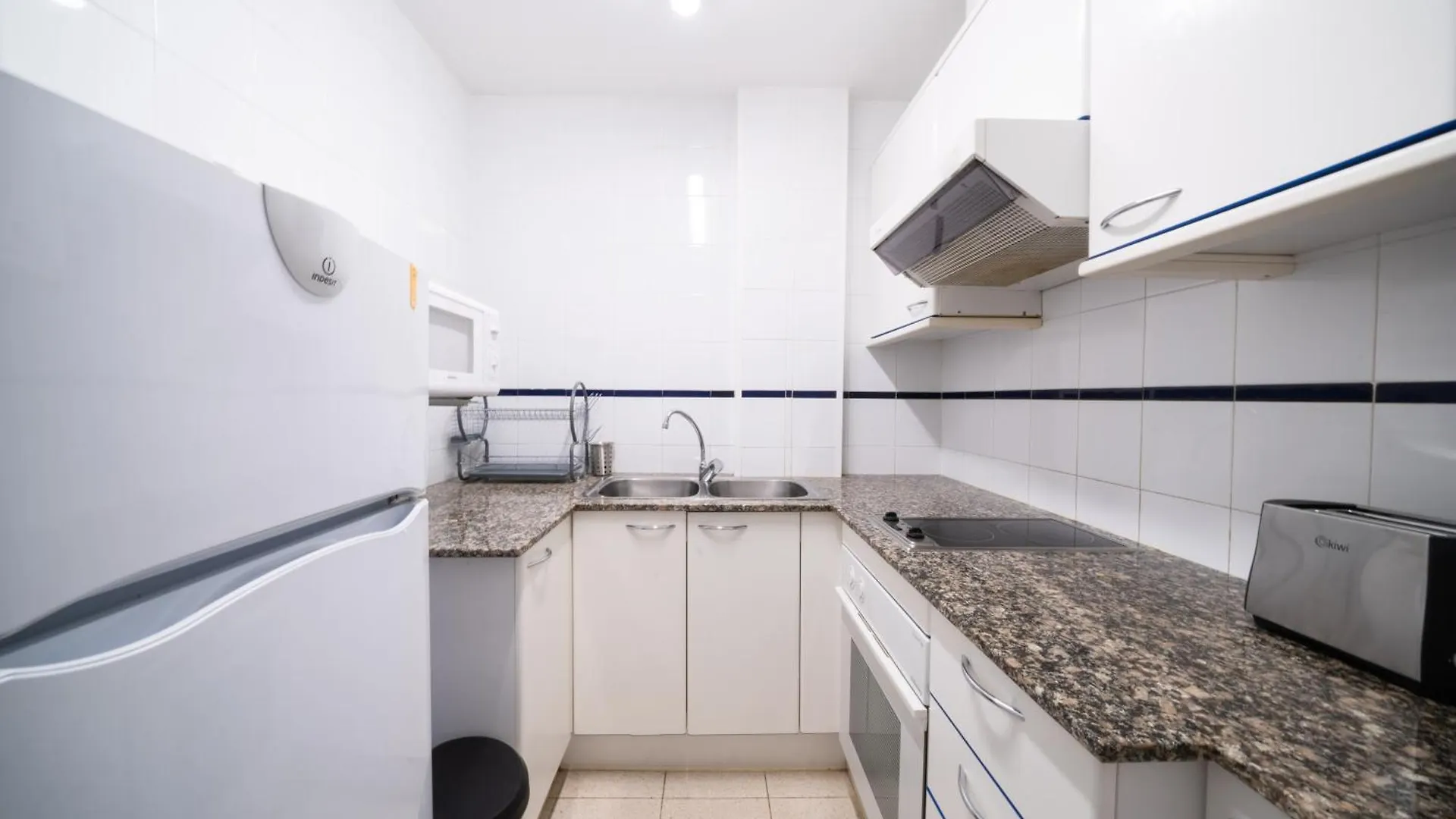 Apartment Wehostyou - Bel Appartement Roses, Margarida 43